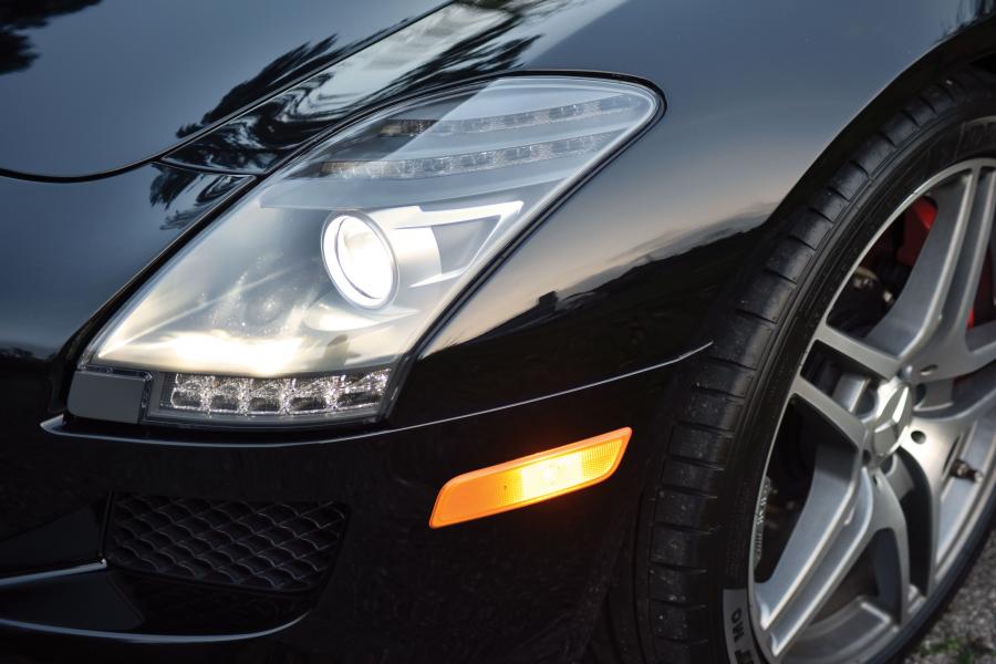 Детали экстерьера Mercedes-Benz SLS AMG GT Roadster (R197) 2012 года  (NA) (фото 1 из 54)